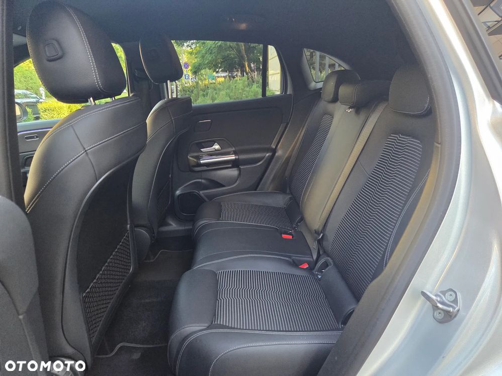 Mercedes-Benz GLA 250 4-Matic AMG Line - 19