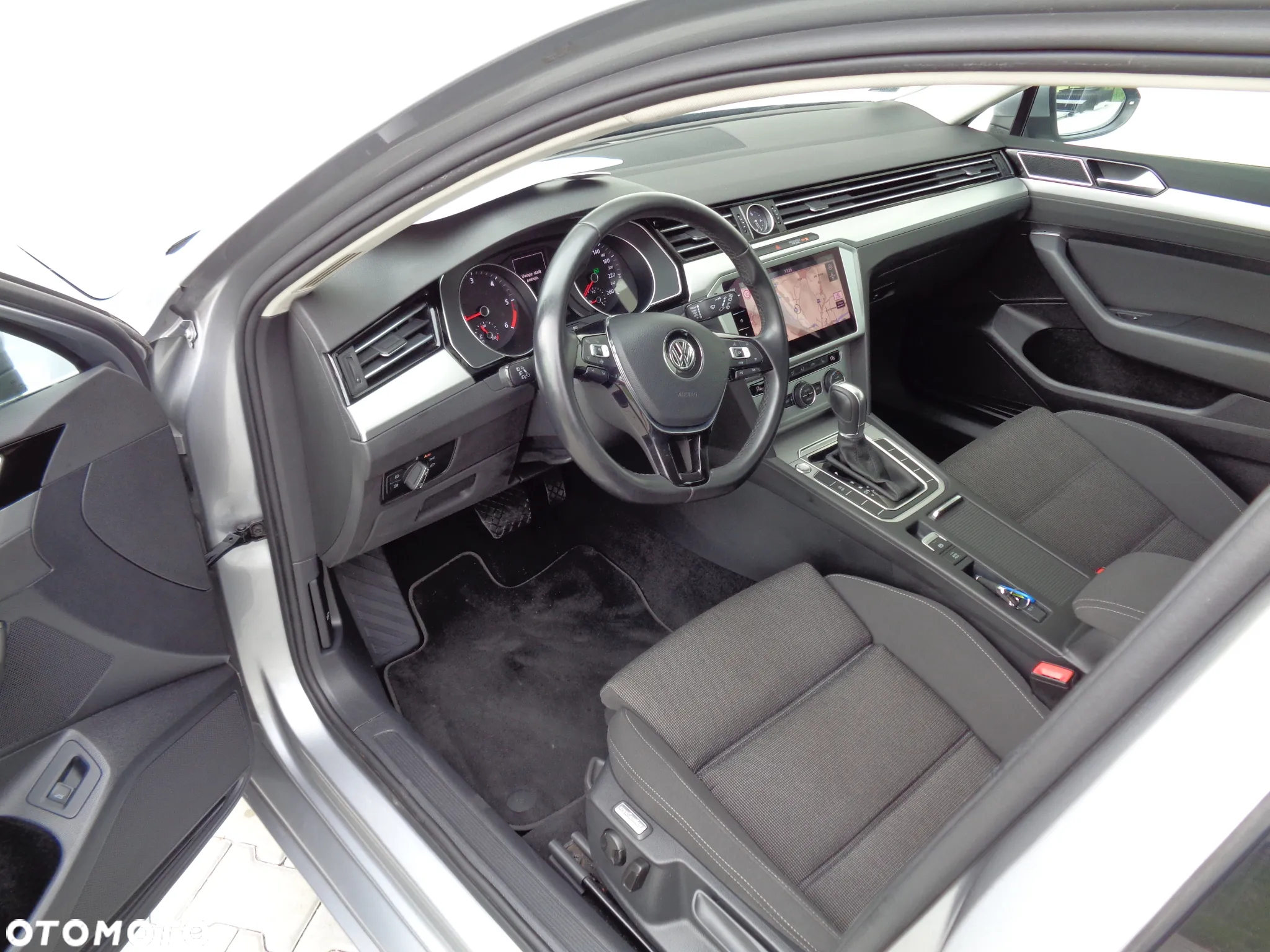 Volkswagen Passat - 10