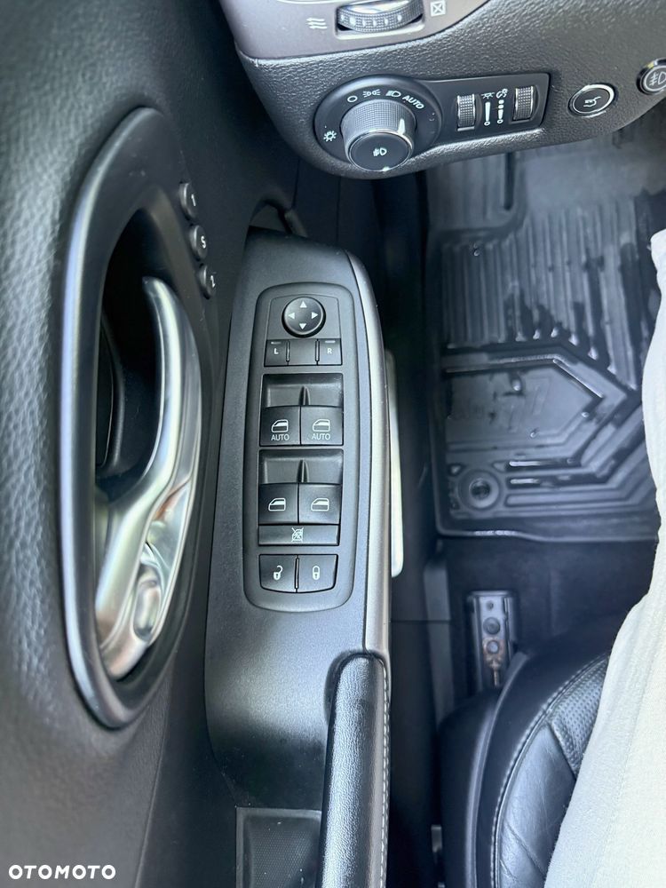 Jeep Cherokee - 17