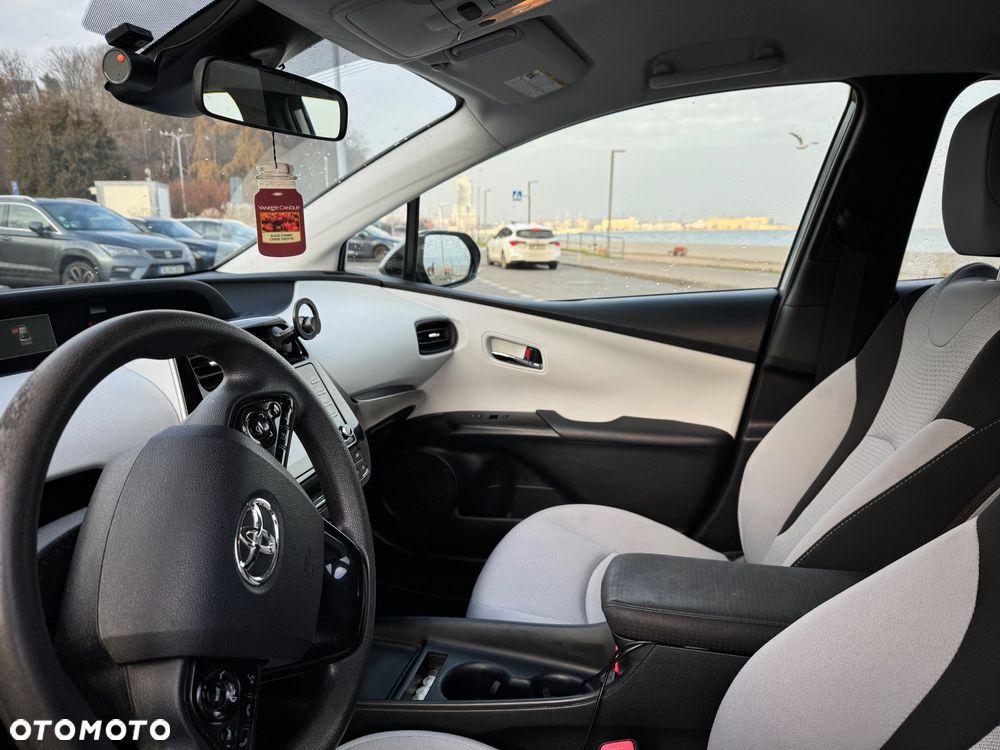 Toyota Prius Hybrid Comfort - 4