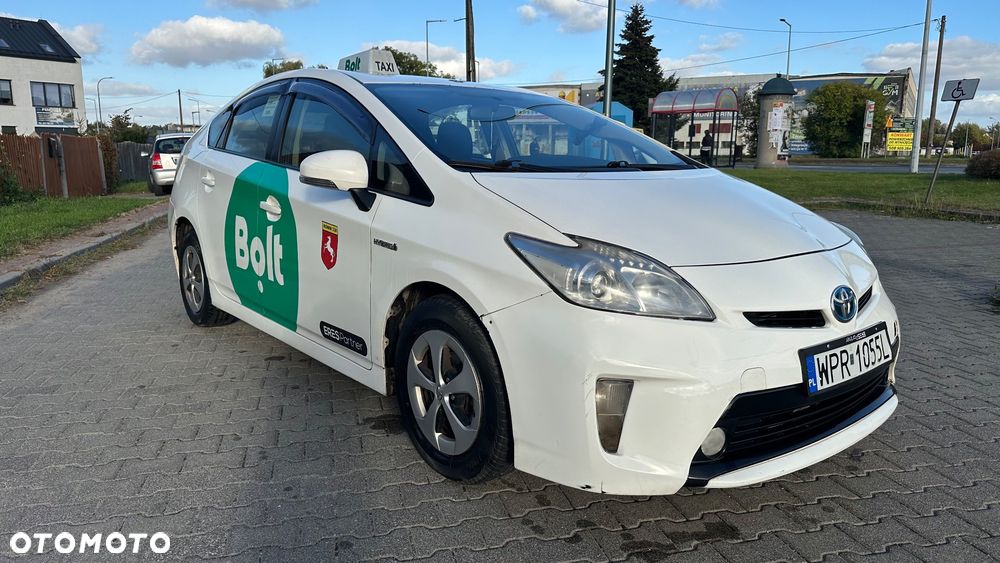 Toyota Prius 2014 photo 2