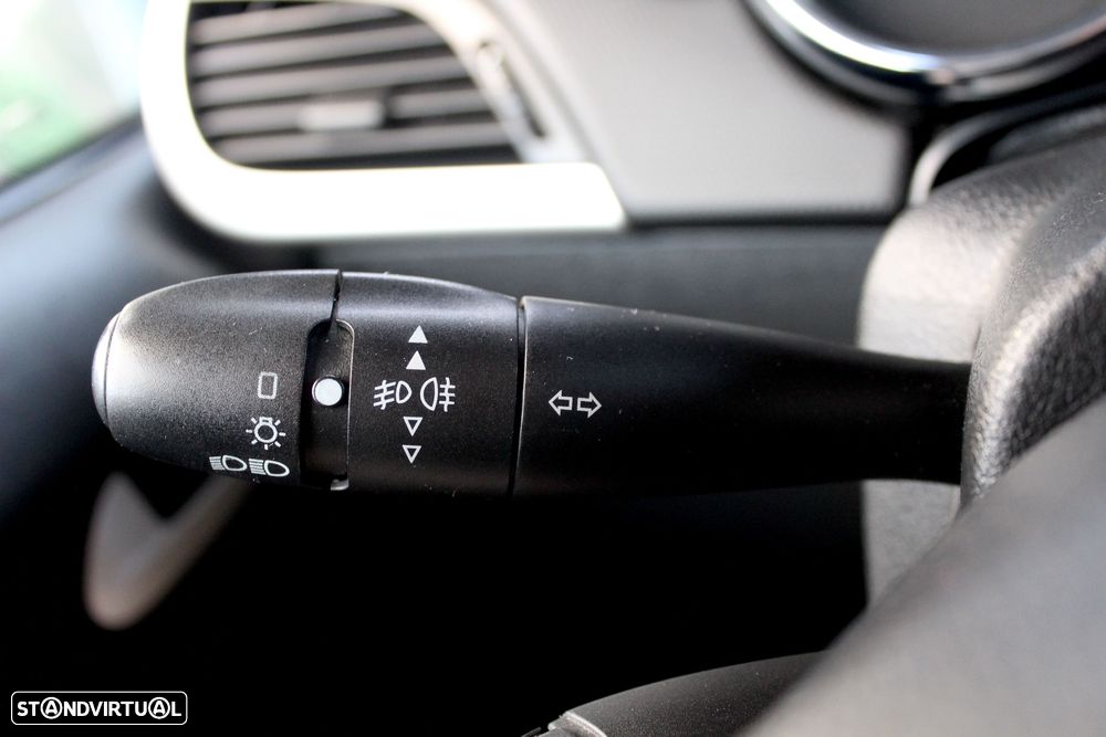 Peugeot 207 1.4 HDi Urban - 17