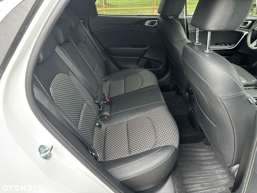 Kia XCeed 1.5 T-GDI Business Line DCT - 17