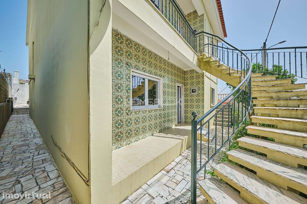 Moradia Bi-Familiar com Jardim, Garagem e Vista Rio em Vialonga – Font - Grande imagem: 3/33