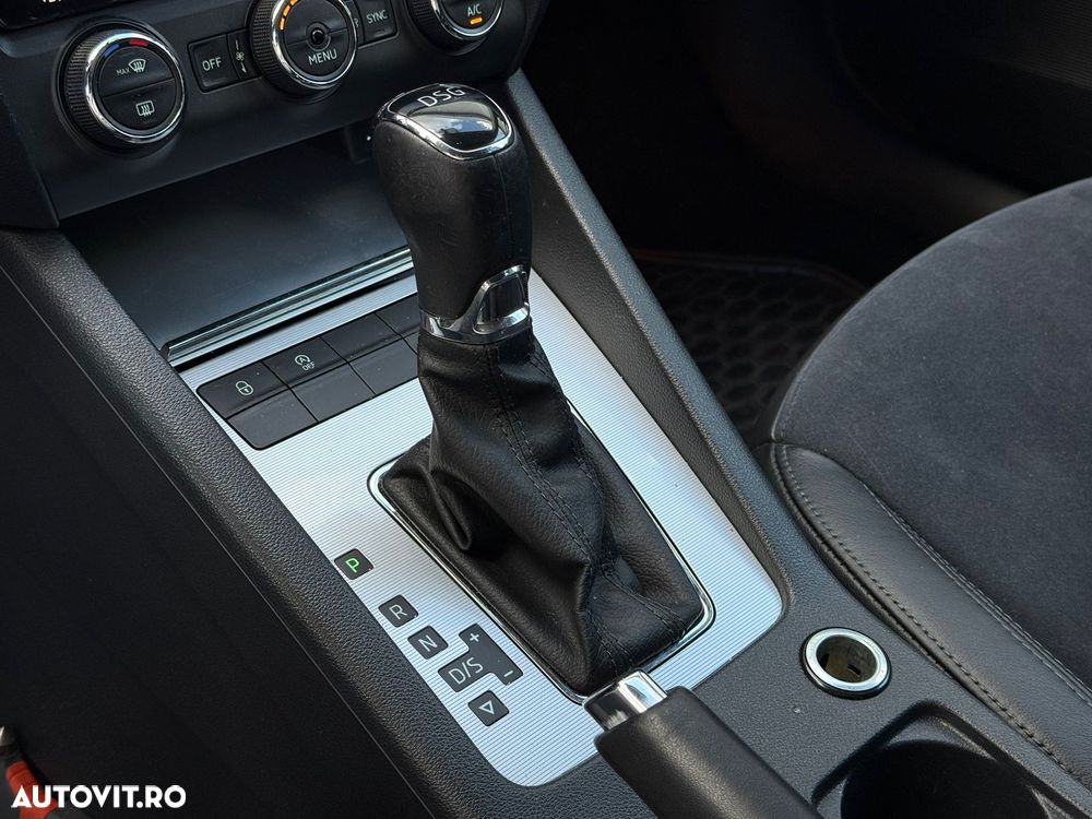 Skoda Octavia 1.6 TDI (Green tec) DSG Style - 8