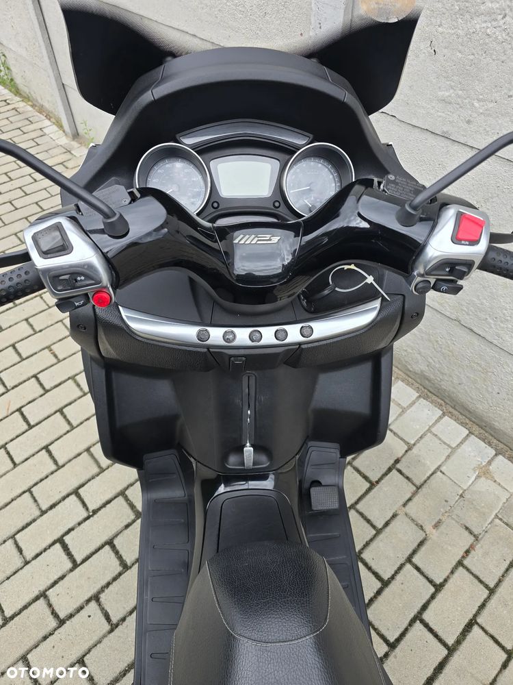 Piaggio MP-3 - 12
