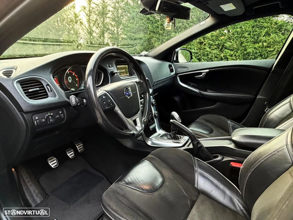 Volvo V40 D2 R Design - 18
