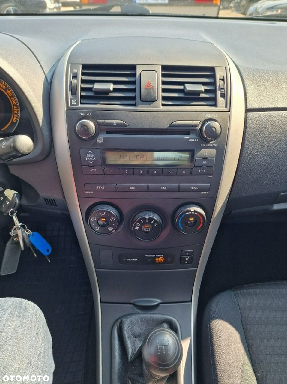 Toyota Corolla - 13