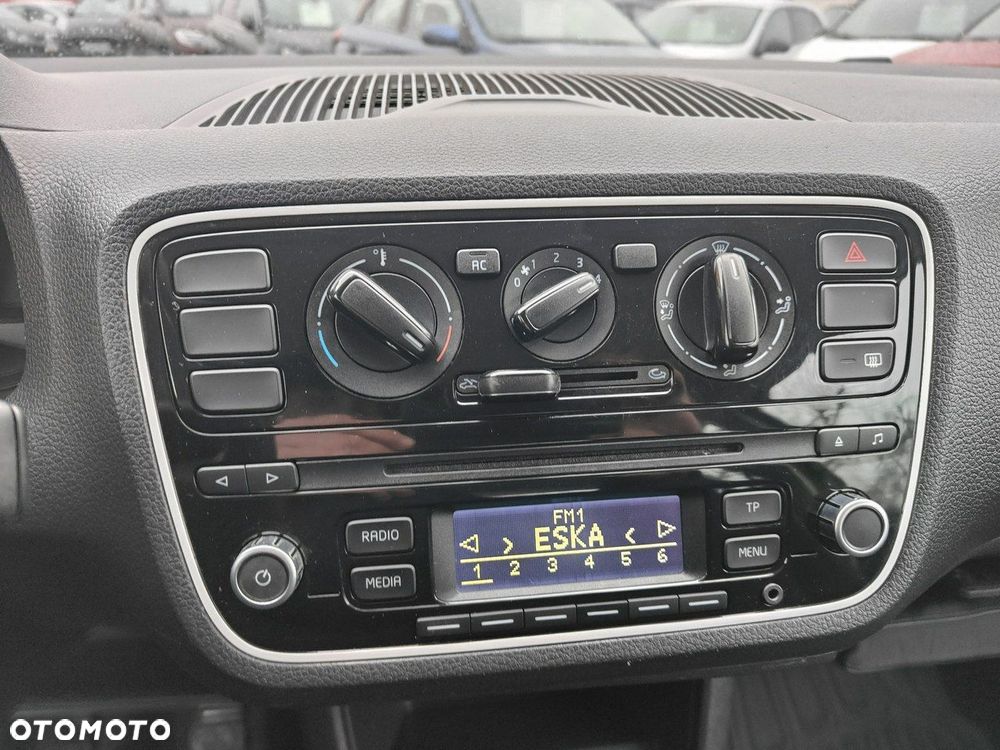 Volkswagen up! Standard - 12