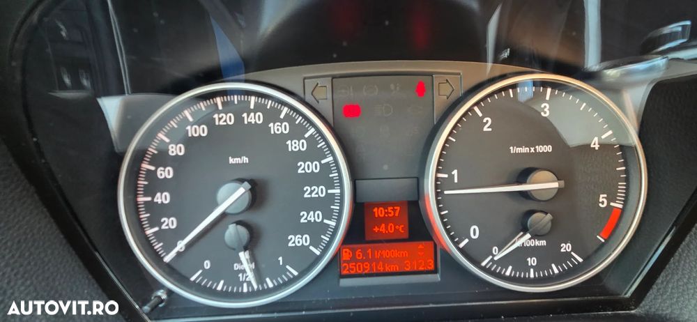 BMW Seria 3 320d DPF Efficient Dynamics Edition - 13