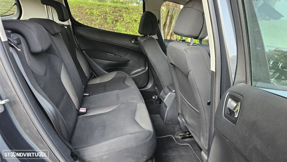 Peugeot 308 1.6 HDi Premium - 19