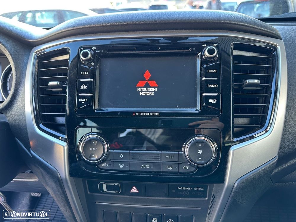 Mitsubishi L200 2.3 DI-D Strakar CD 1st Edition 4WD - 15