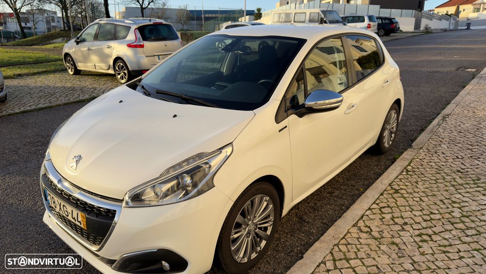 Peugeot 208 1.2 PureTech Signature - 3