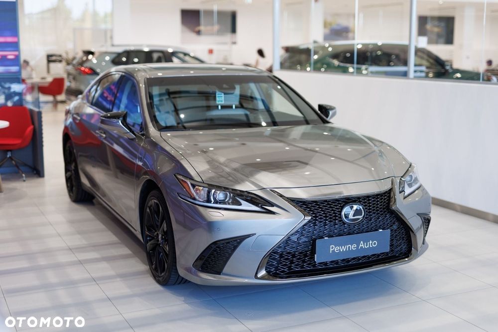 Lexus ES 300h F Sport Design - 4
