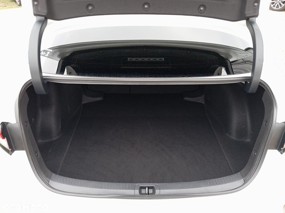 Toyota Corolla 1.8 Hybrid GR Sport - 23