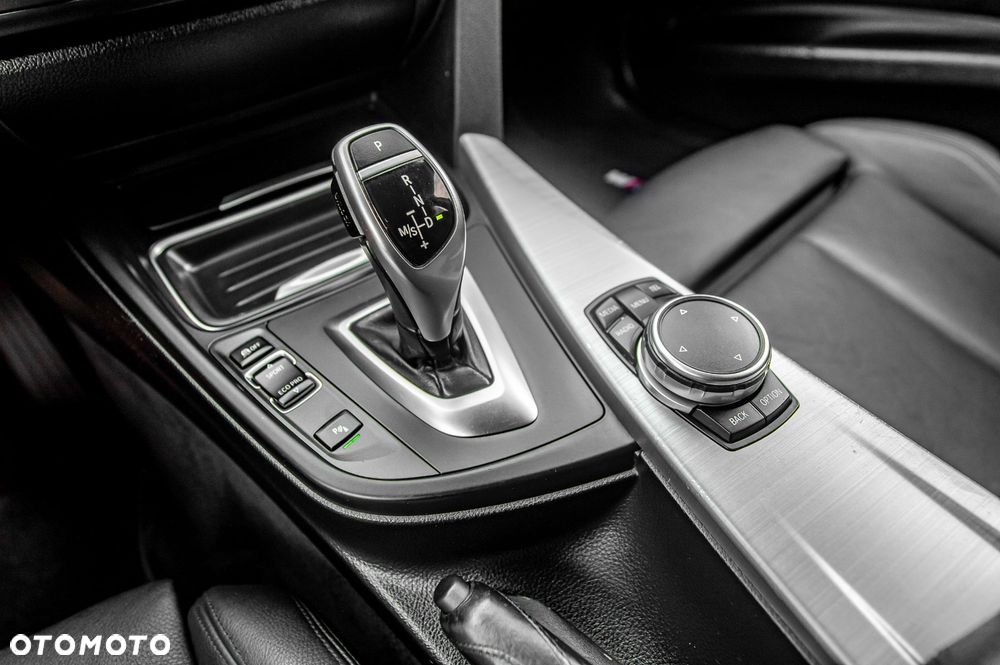 BMW Seria 3 - 33