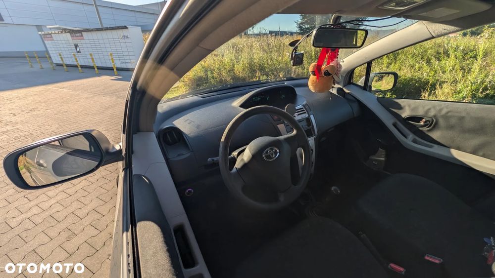 Toyota Yaris - 8