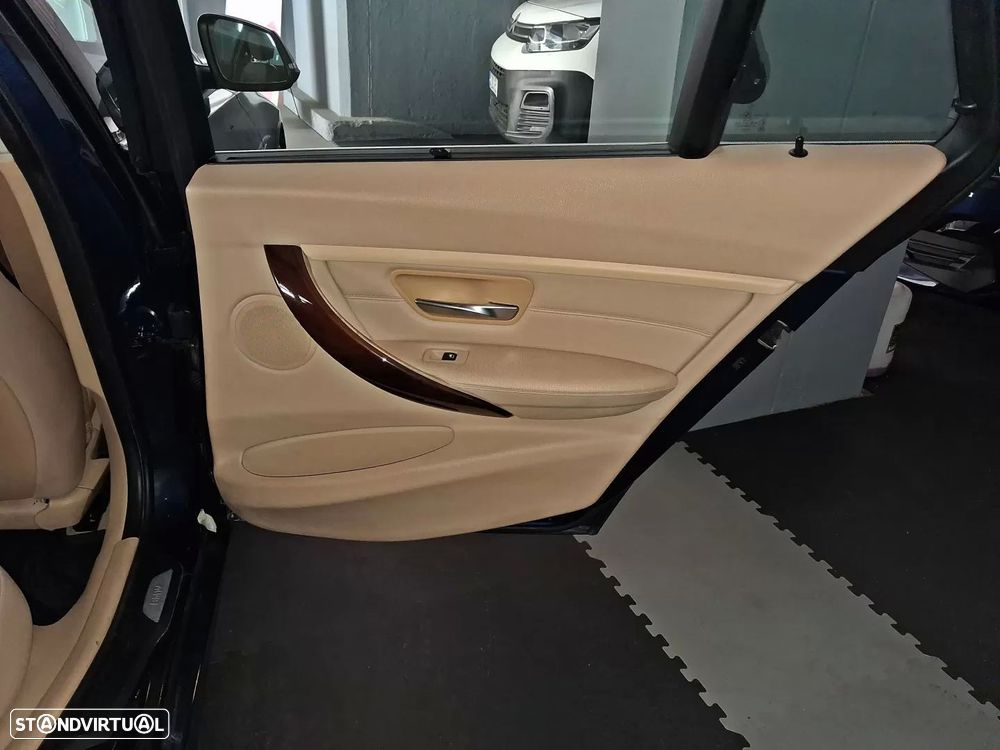BMW 320 d Auto Exclusive - 22