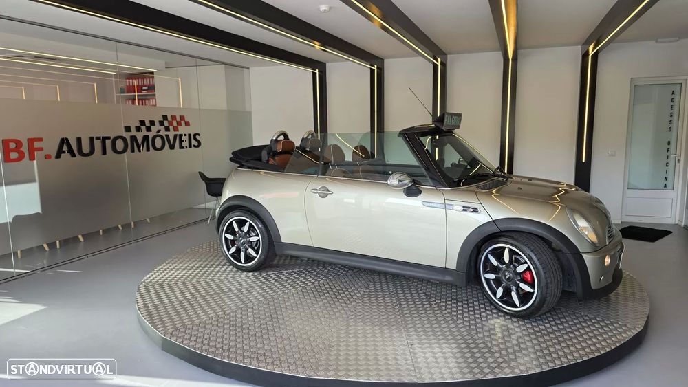 MINI Cabrio Cooper S Sidewalk - 10