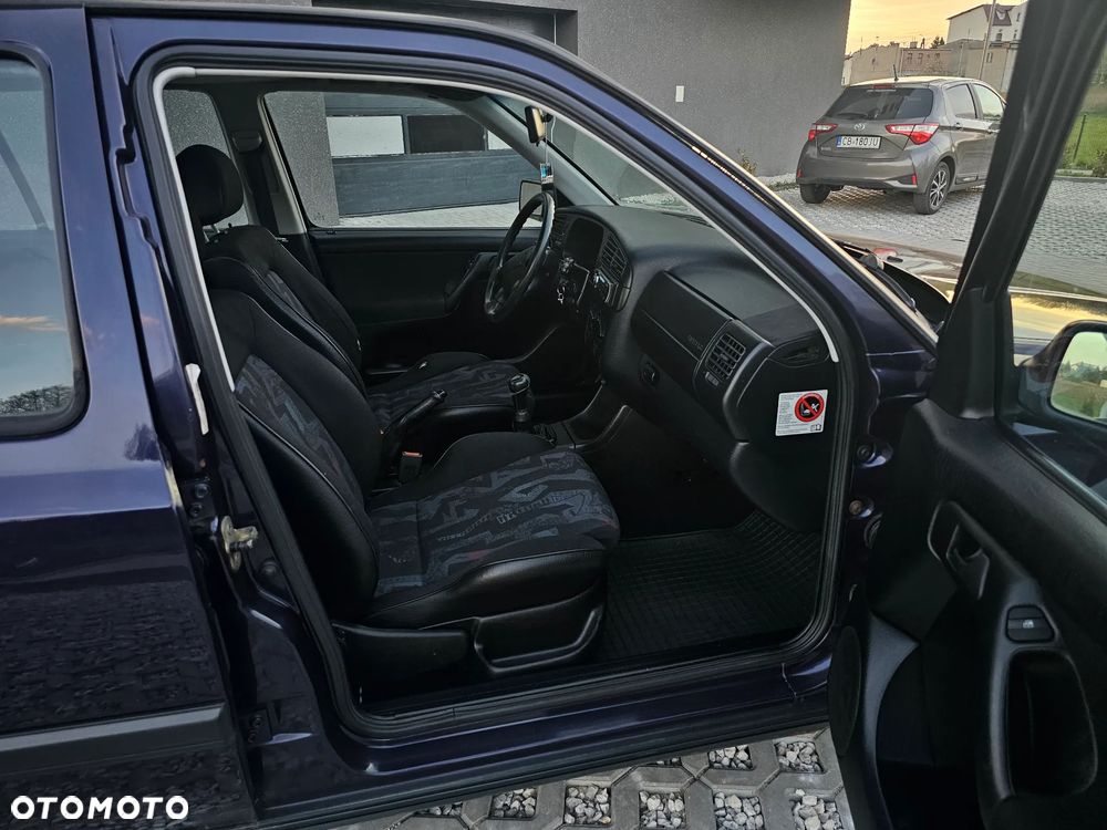 Volkswagen Golf - 10