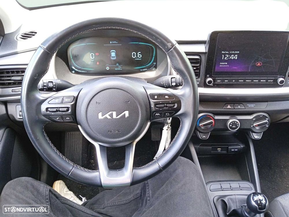 Kia Stonic - 11