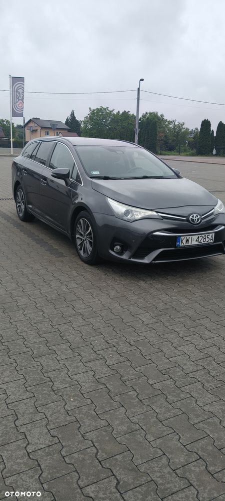 Toyota Avensis 2.0 D-4D Premium - 3