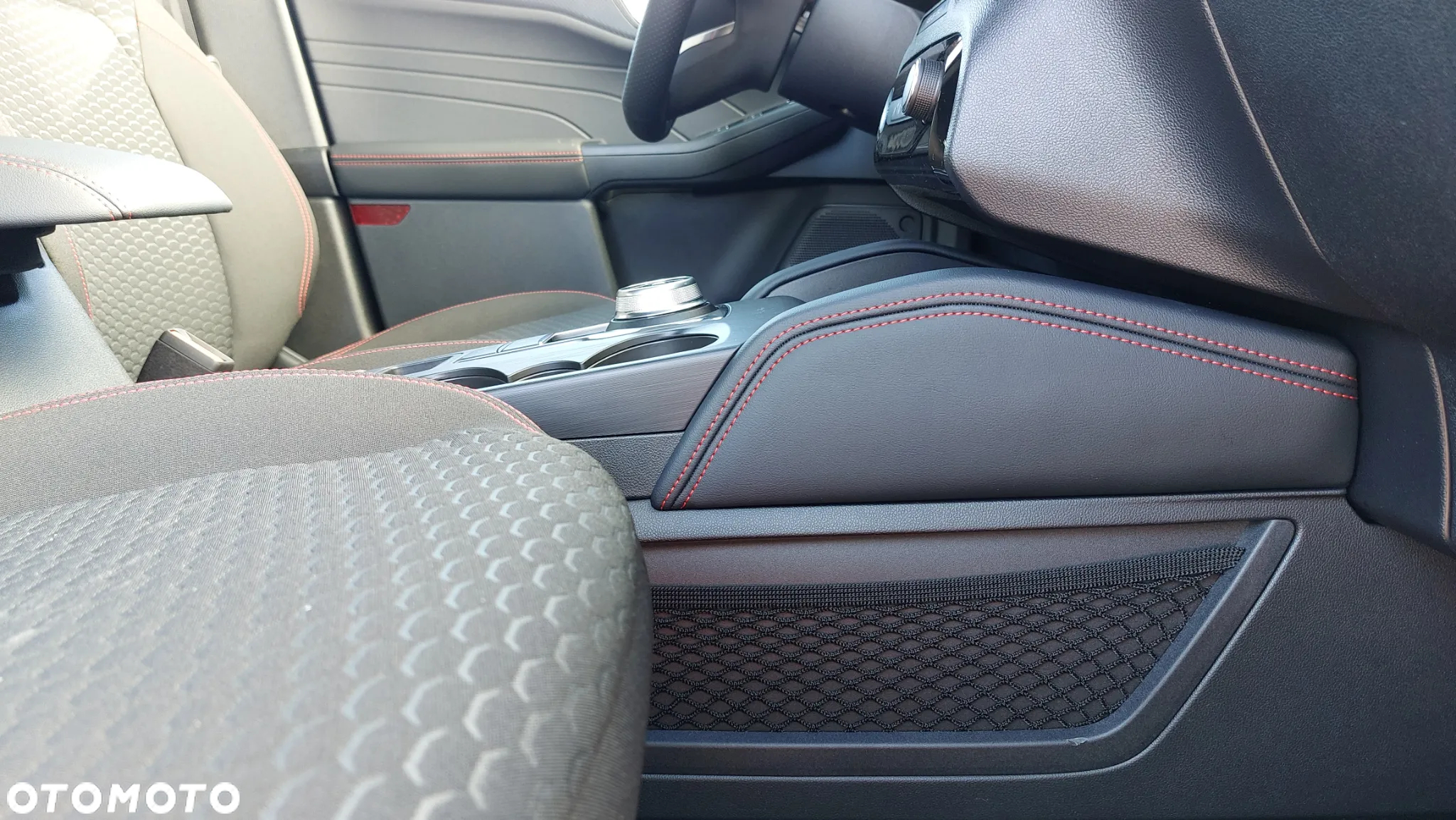 Ford Kuga 1.5 EcoBoost FWD ST-Line - 11
