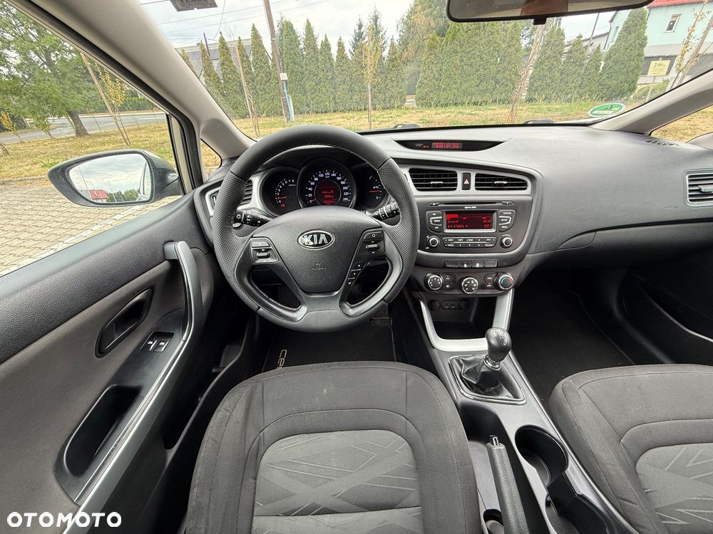Kia Ceed 1.4 CVVT Dream Team Edition - 27