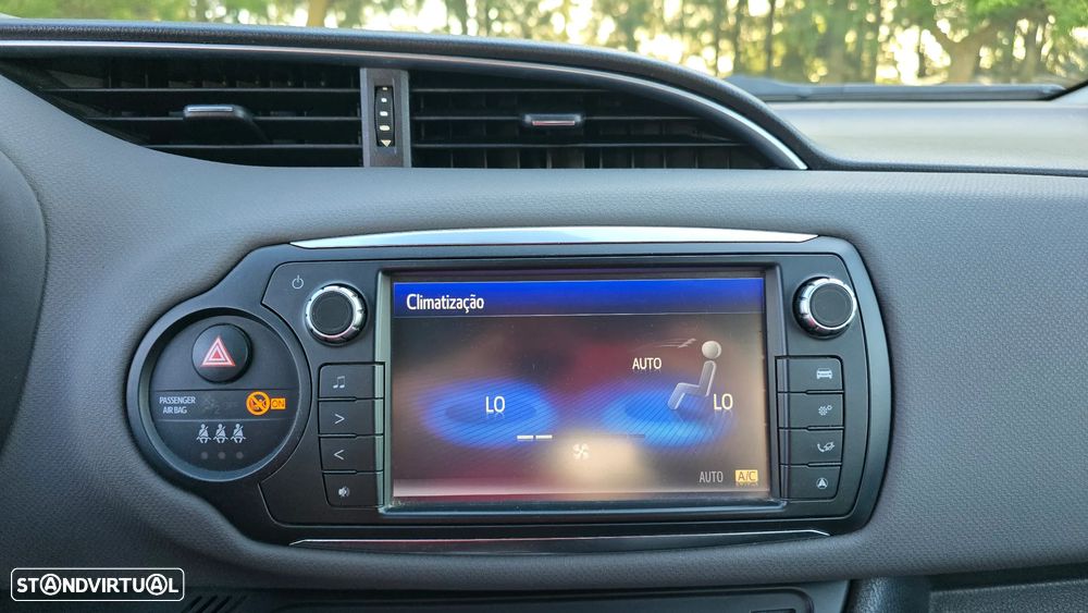 Toyota Yaris 1.5 HSD Comfort +P.Style+P.Techno - 47