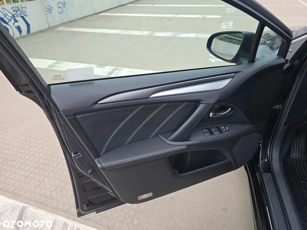 Toyota Avensis 1.8 Premium MS - 15