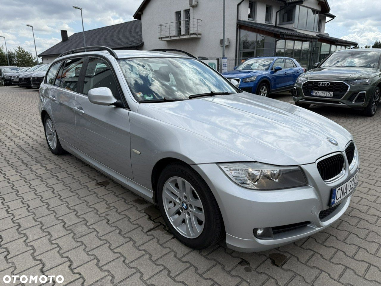 BMW Seria 3 318i Touring - 4