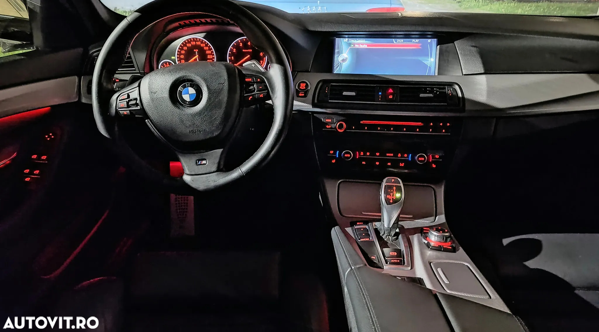 BMW Seria 5 520i Sport-Aut. - 12