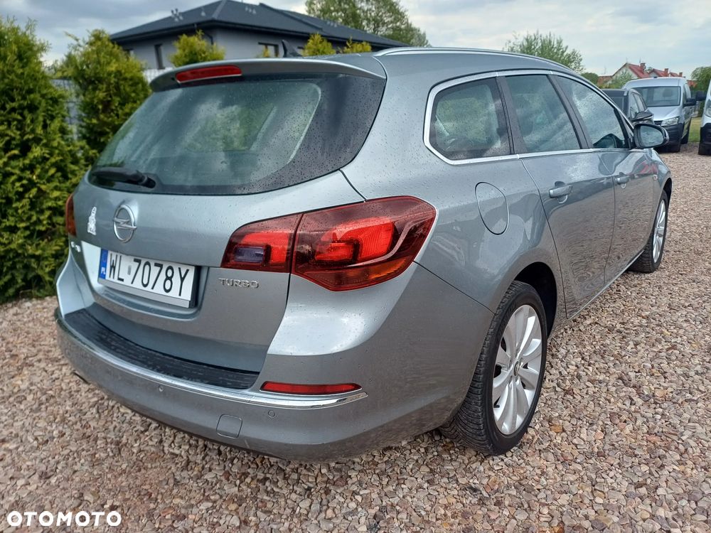 Opel Astra 1.4 Turbo Cosmo - 2