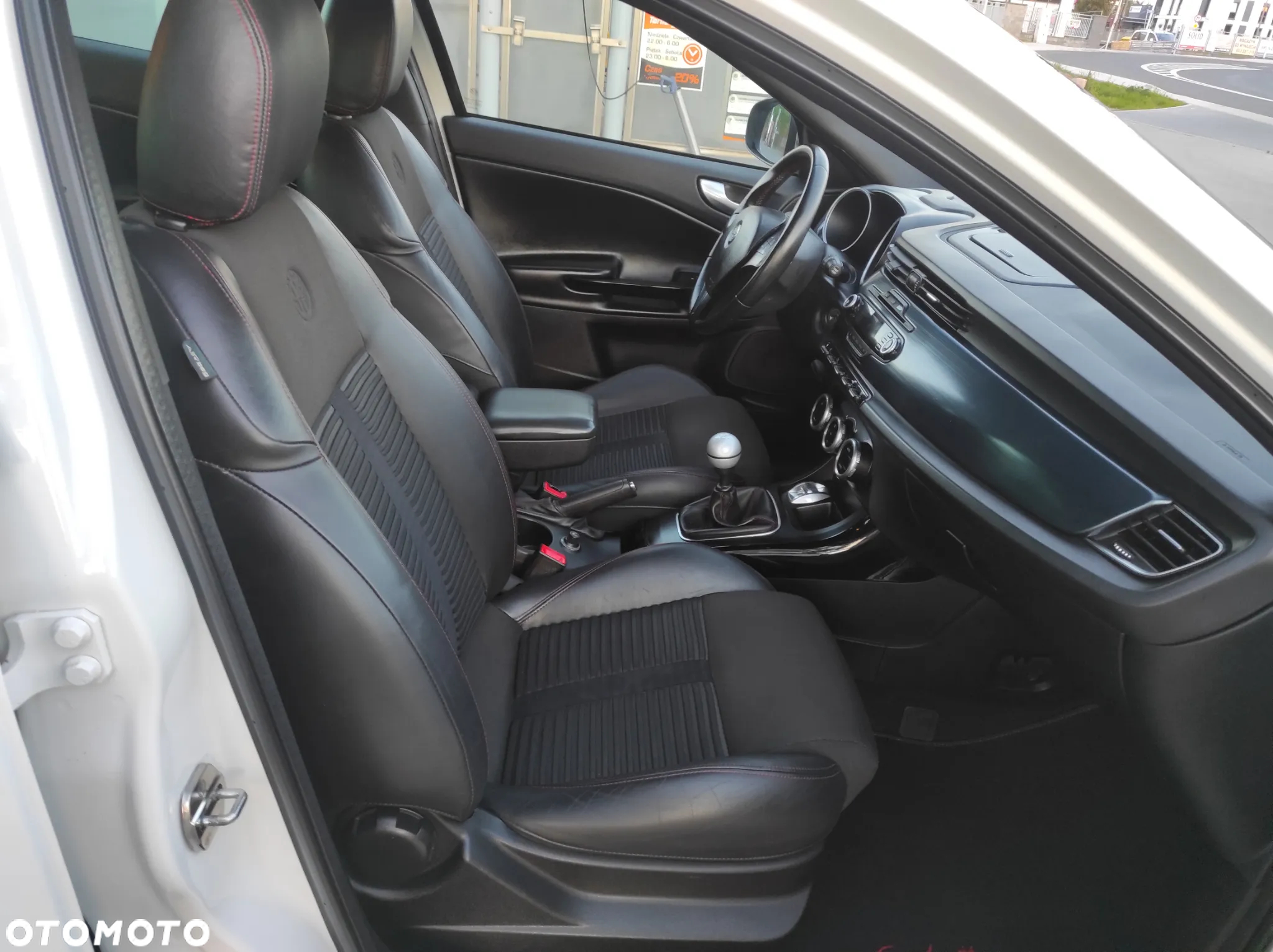 Alfa Romeo Giulietta 1750 TBi Quadrifoglio Verde - 22