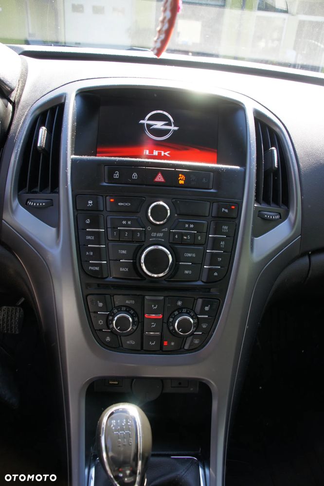 Opel Astra 1.4 T Cosmo EU6 - 12