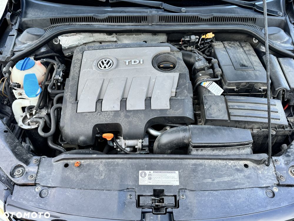Volkswagen Jetta - 8