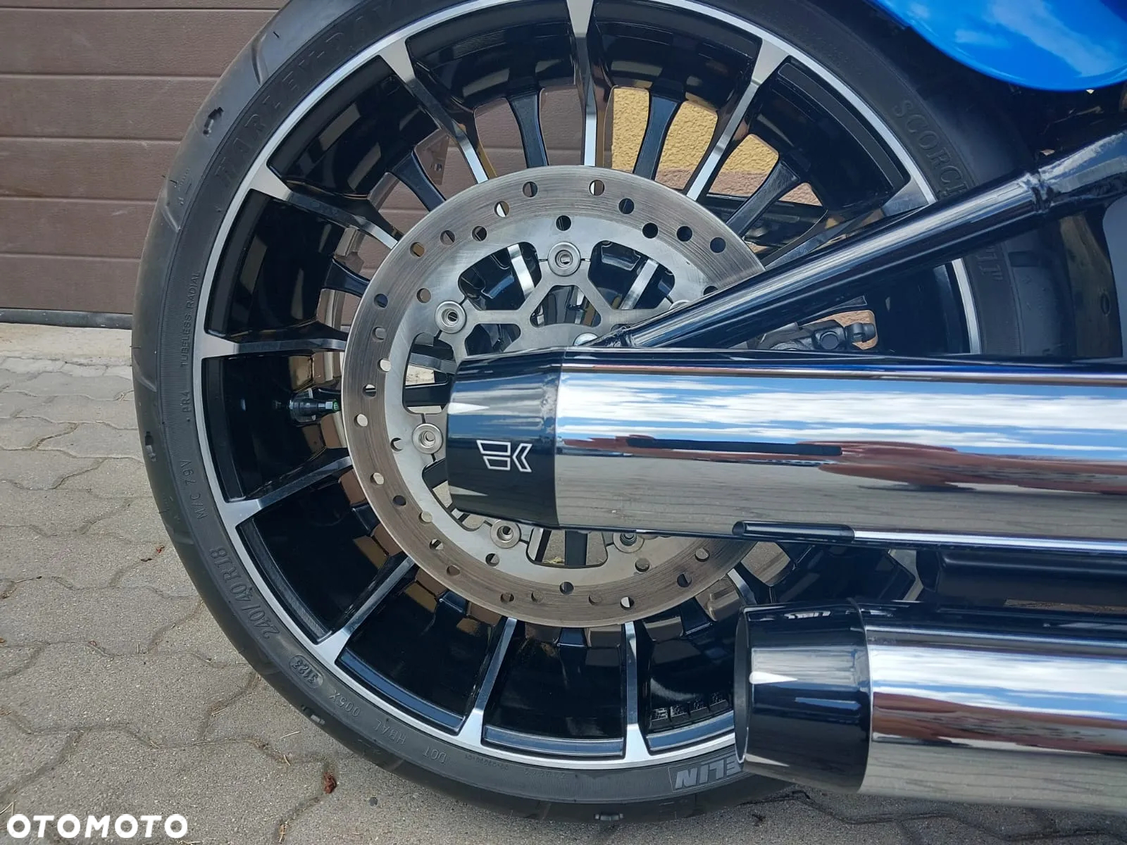 Harley-Davidson Softail Breakout - 5