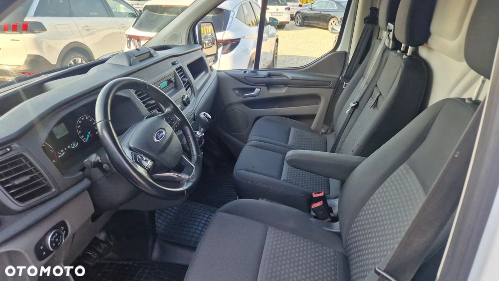 Ford TRANSIT CUSTOM - 11