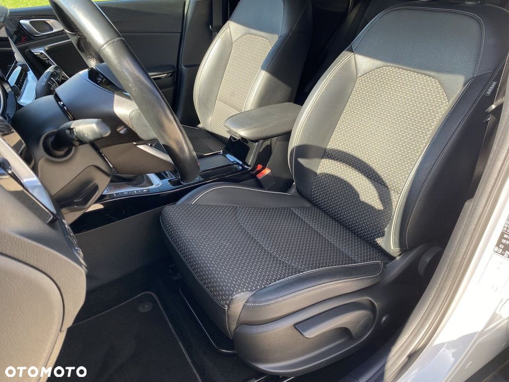 Kia XCeed - 10