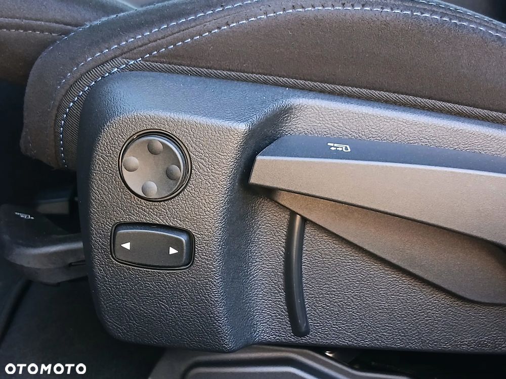 BMW Seria 3 318i M Sport sport - 26