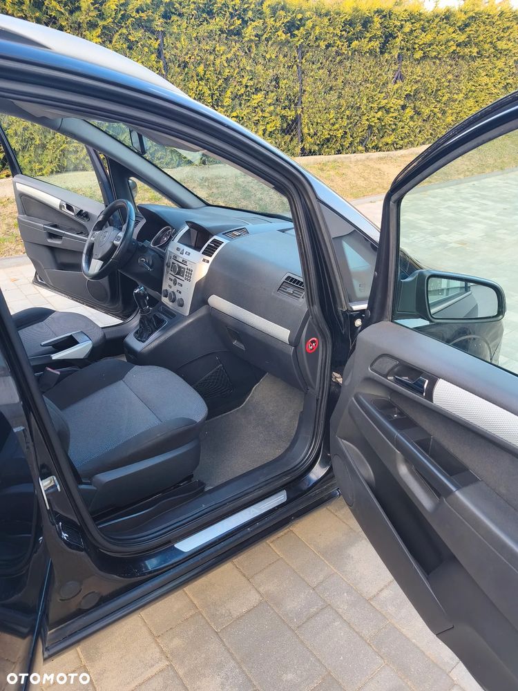Opel Zafira - 12