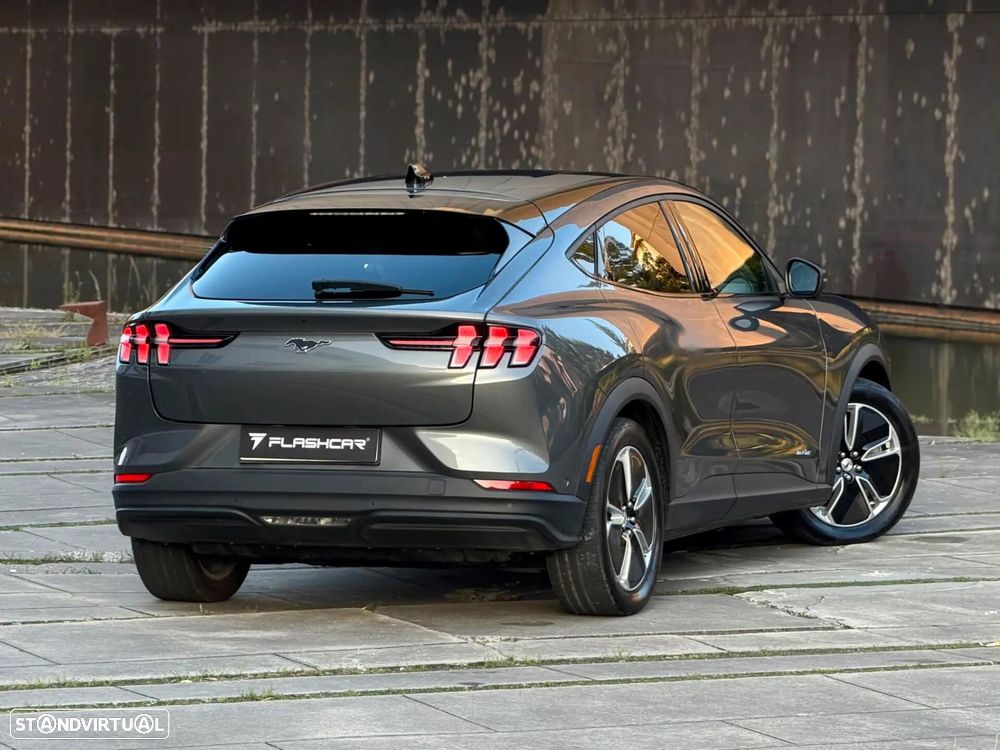 Ford Mustang Mach-E 75.7 kWh Premium AWD - 38
