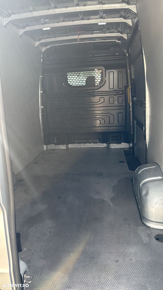 Volkswagen Crafter - 8
