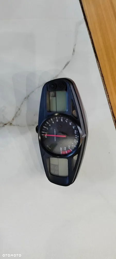 SUZUKI GSR 600 BOCZEK OWIEWKA KIERUNKOWSKAZ CHŁODNICA LICZNIK BŁOTNIK - 8