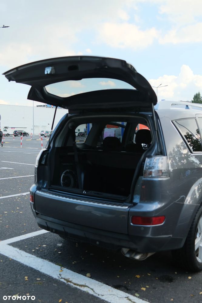 Mitsubishi Outlander 2.0 DID Intense + - 6