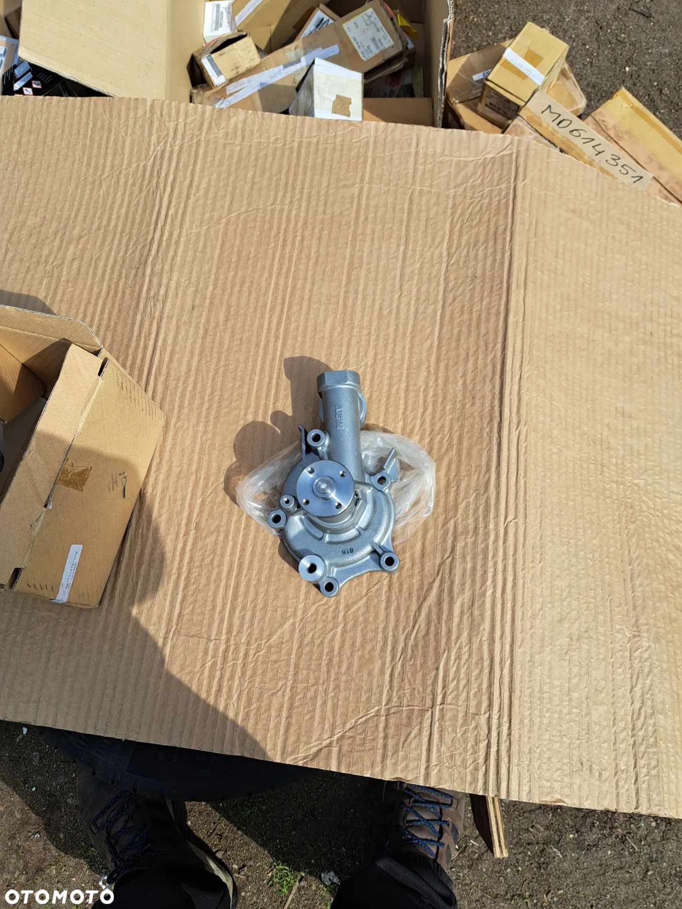 Pompa Wody Mitsubishi Lancer Galant Colt MD997128 1.8 Diesel Water Pump - 1