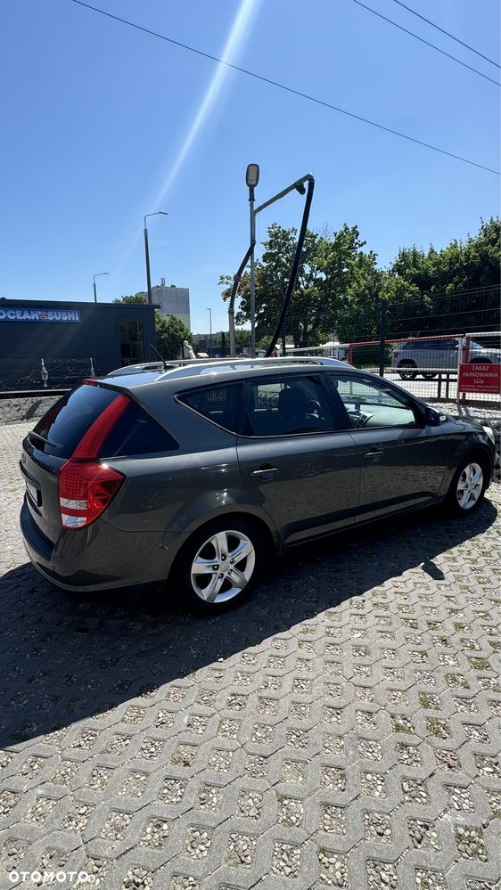 Kia Ceed - 6
