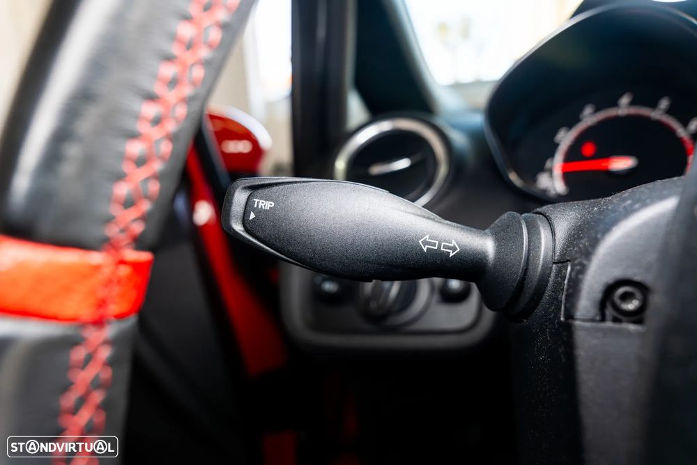 Ford Fiesta 1.6 T ST - 14