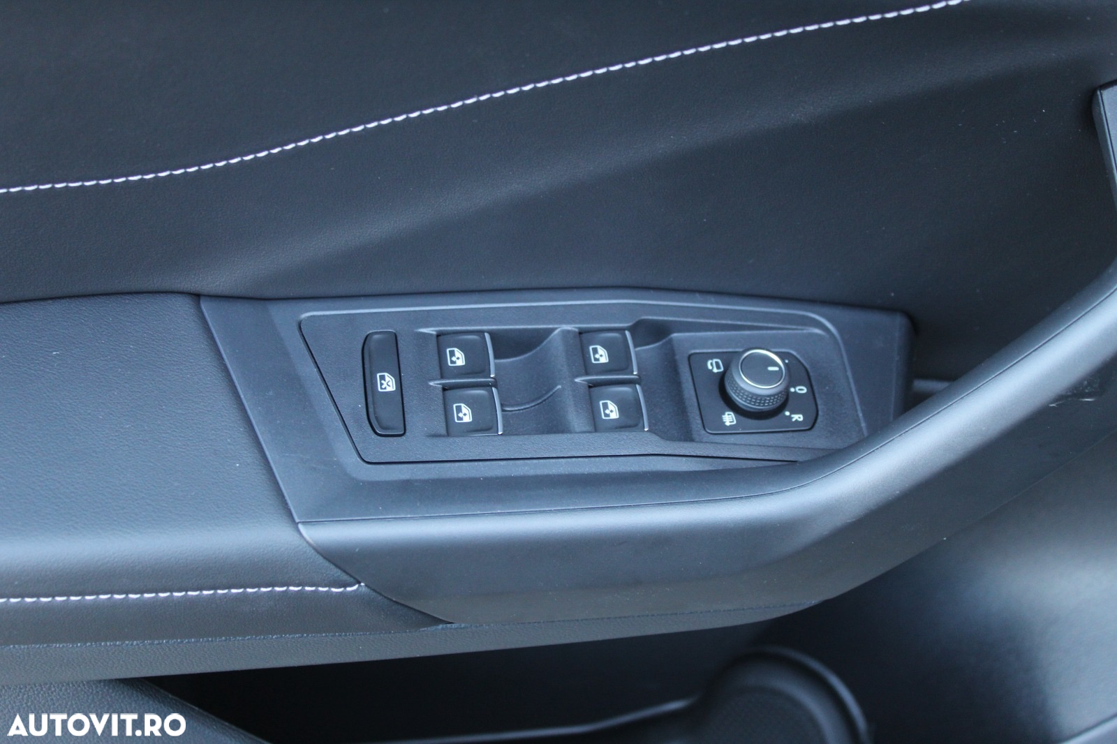 Volkswagen T-ROC 1.5 TSI DSG Style - 13