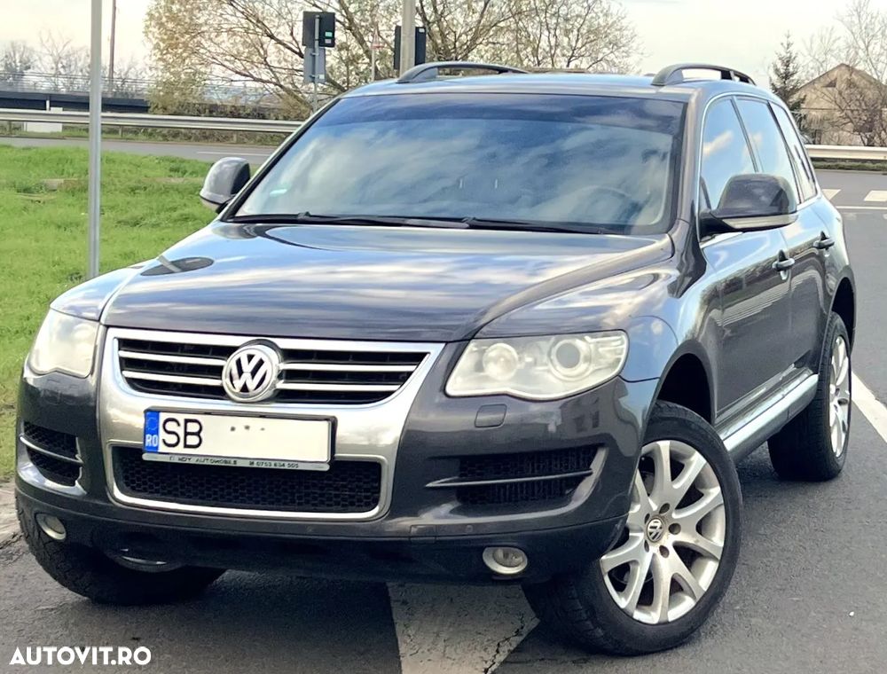 Volkswagen Touareg - 1